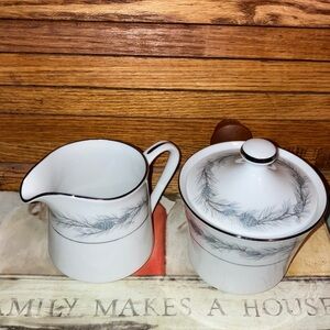 TABLEWARE VINTAGE White & Gray & Blue Coffee & Sugar Creamer Set Pinecones